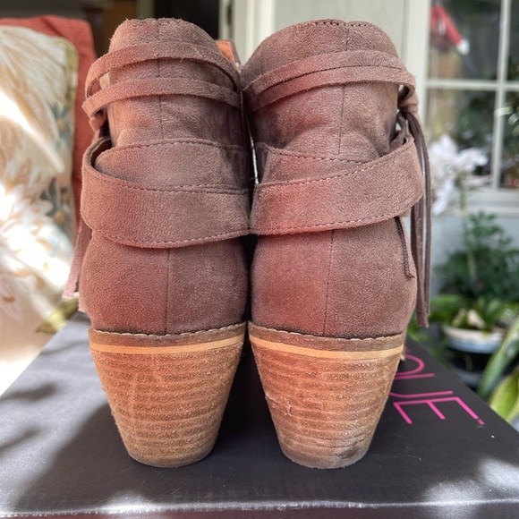 Boutique by Corky’s size 10 taupe shoe boot in original box - Picture 2 of 11